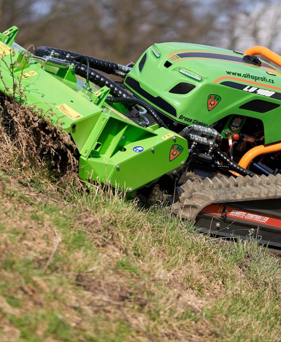 Greenclimber svahova kosačka na cistenie pozemkov Greenclimber svahova kosačka