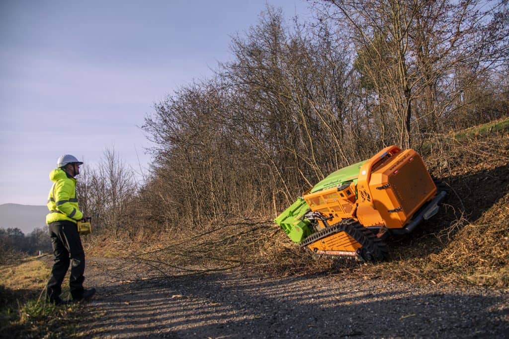 greenclimber svahova kosačka na dialkove ovladanie