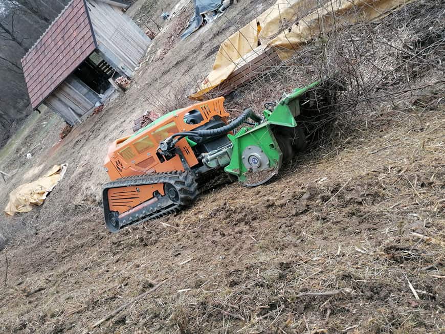 cistenie pozemkov svahovou kosačkou greenclimber