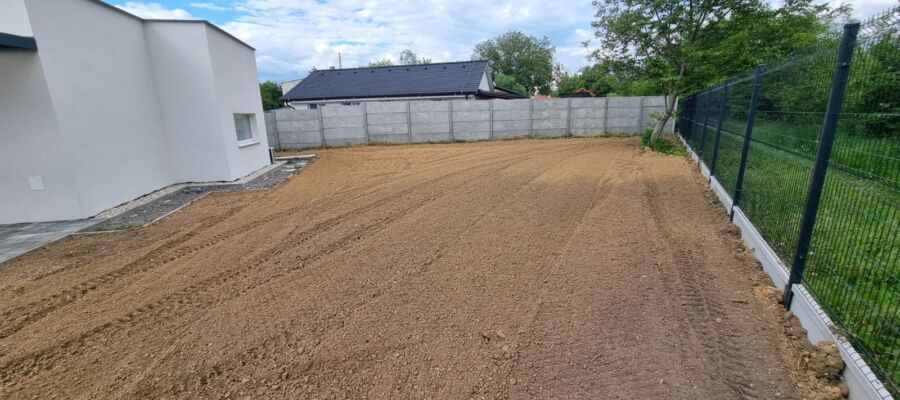 kompletné zalozenie trávniku na kluc s nosicom naradia greenclimber - frezovanie, nivelovanie, výsev, valcovanie
